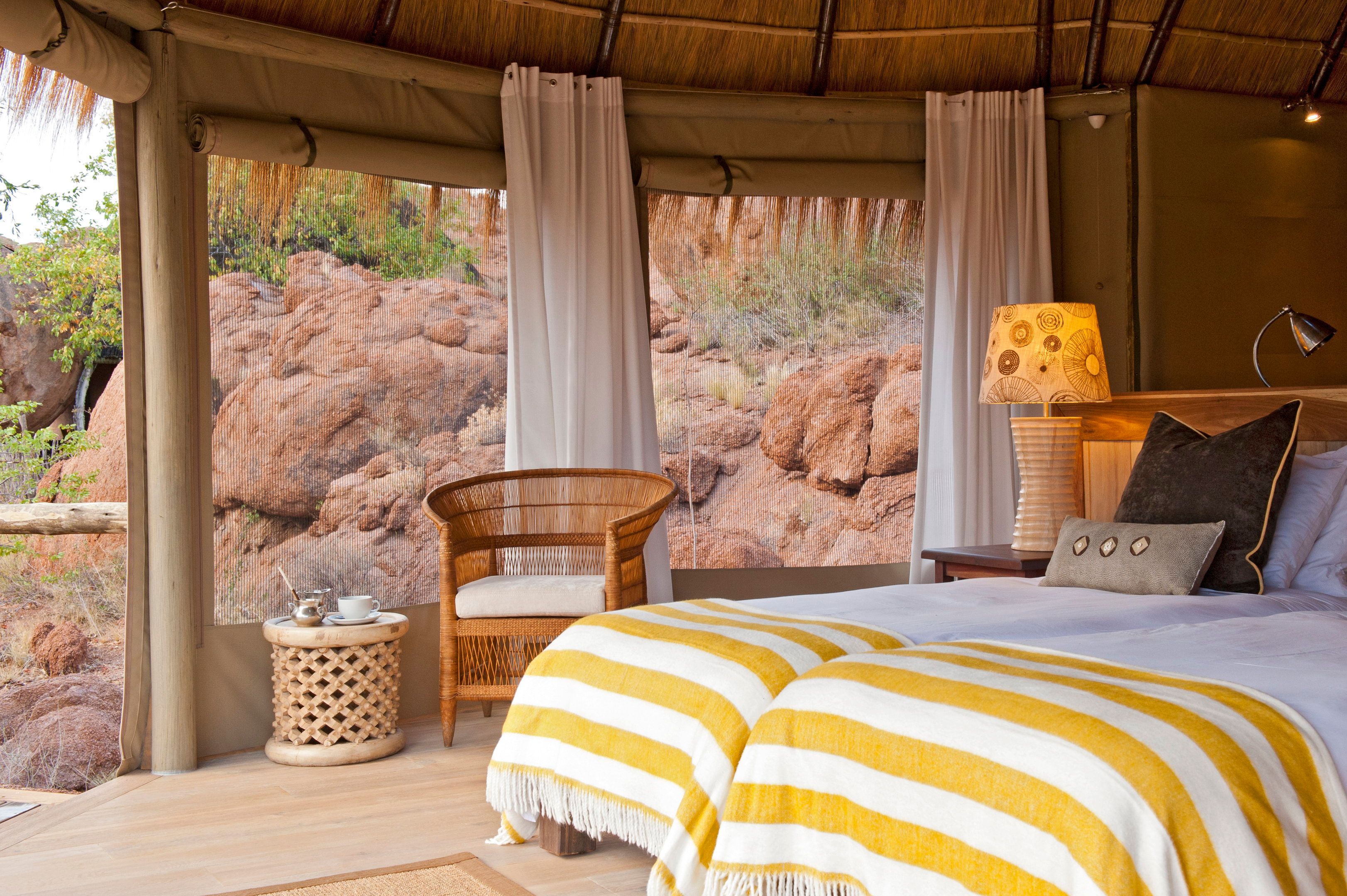 Camera standard al Mowani Mountain Camp, Damaraland, Namibia (2 of 4)