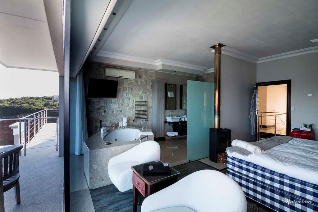 Captain's Junior Suite at Head Over Hills, Garden Route, South Africa (2 of 7)