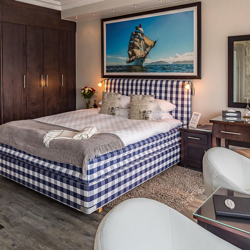 Captain's Junior Suite at Head Over Hills, Garden Route, South Africa (6 of 7)