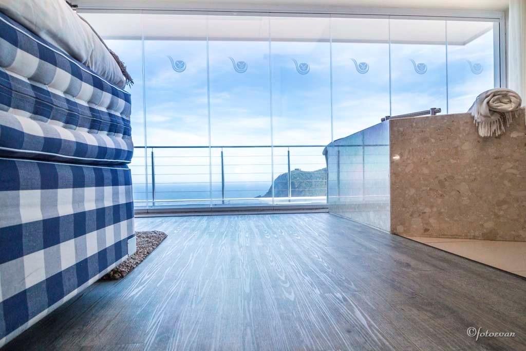 Captain's Junior Suite at Head Over Hills, Garden Route, South Africa (3 of 7)